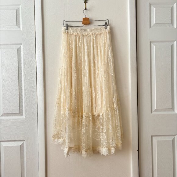 Choklate Paris Asymmetrical Lace Skirt - Picture 8 of 10